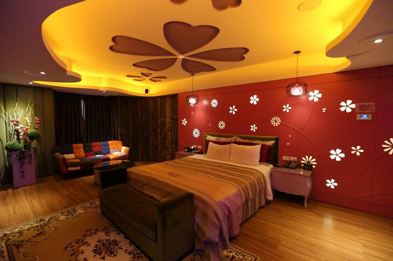 Yosemite Motel - Taiyuan Branch Taichung Bagian luar foto