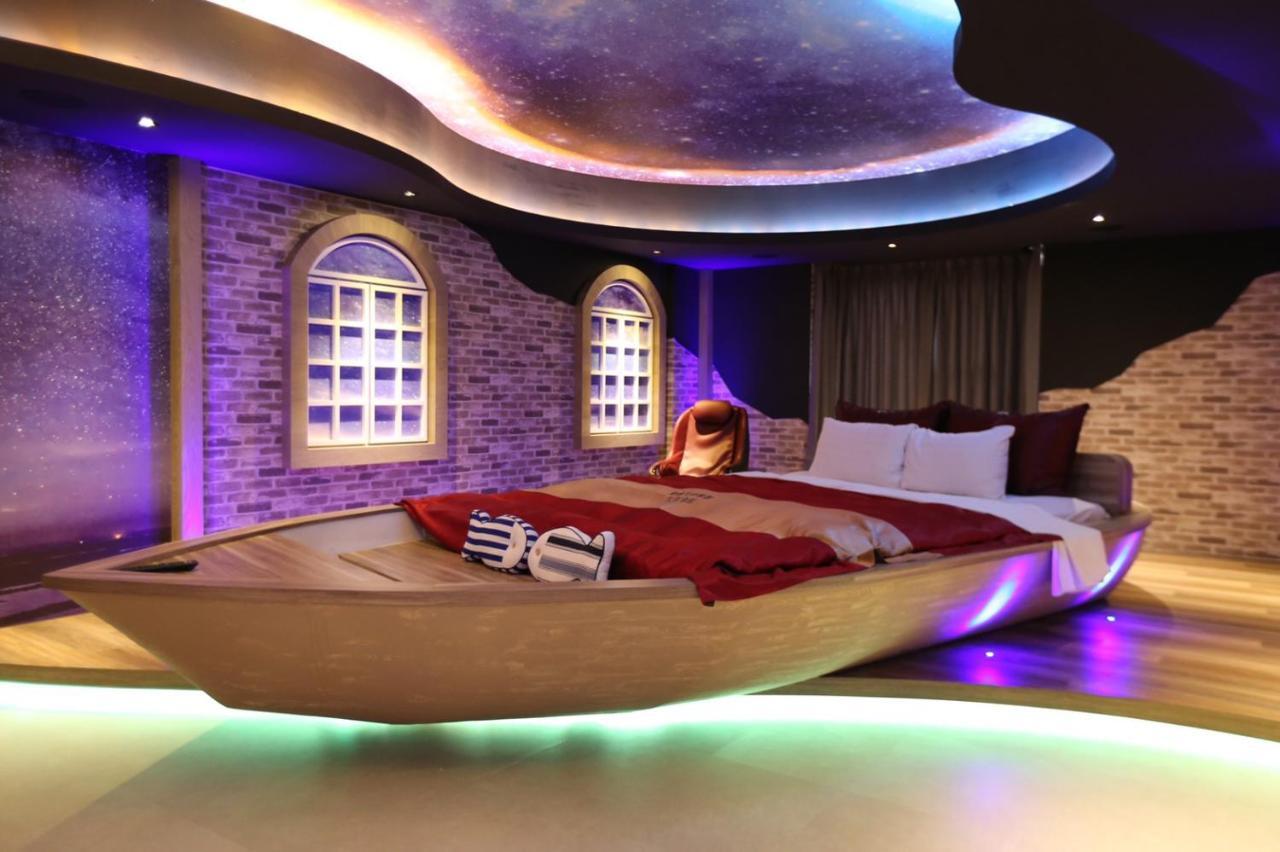 Yosemite Motel - Taiyuan Branch Taichung Bagian luar foto